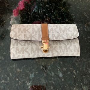 Michael Kors wallet new